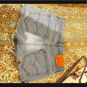 Levi’s 512 mid-rise shorts